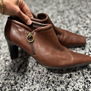 Liz Claiborne Western 90’s Inspired Brown Ankle Heeled Boots Size 7.5